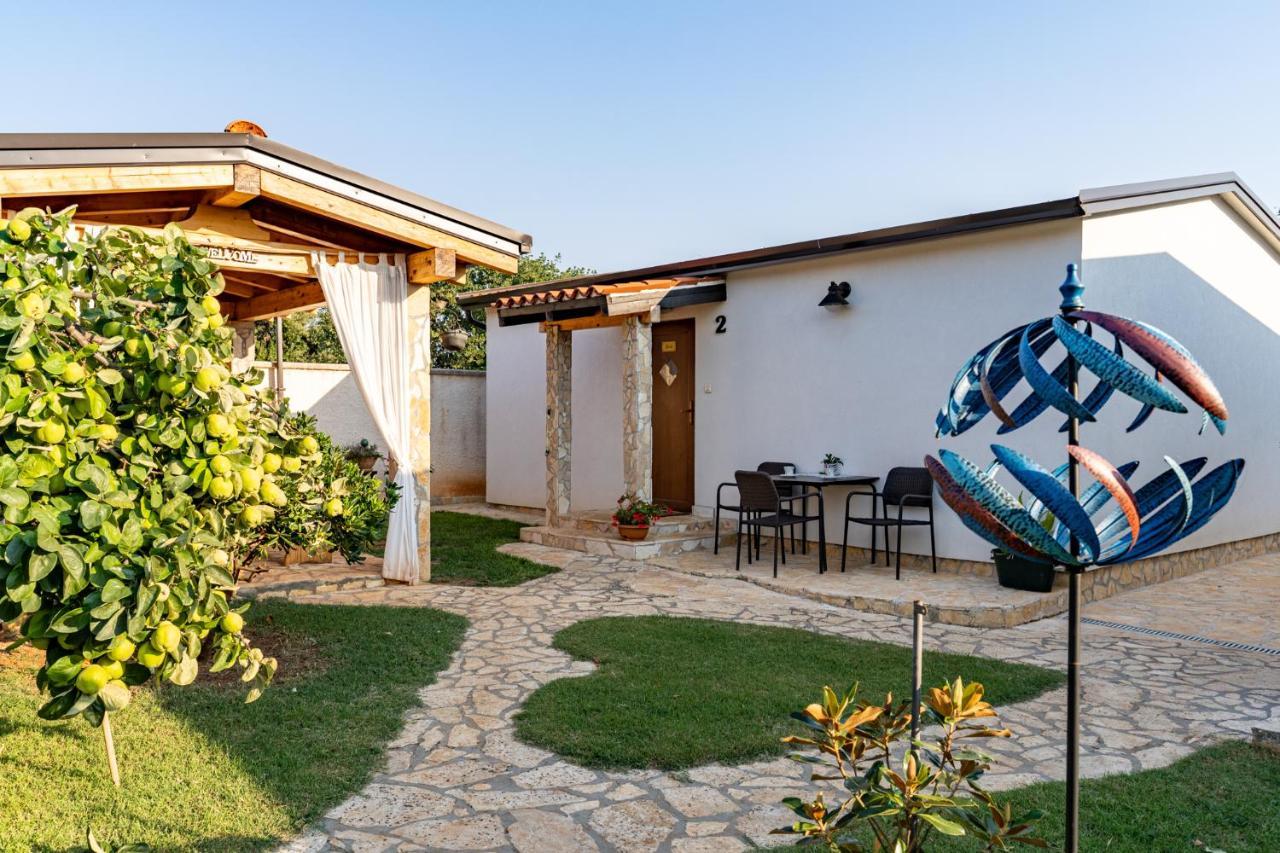 Holiday Home Kerniat Pula Bagian luar foto