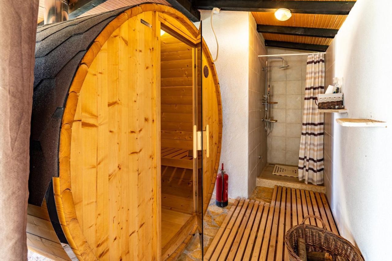 Holiday Home Kerniat Pula Bagian luar foto