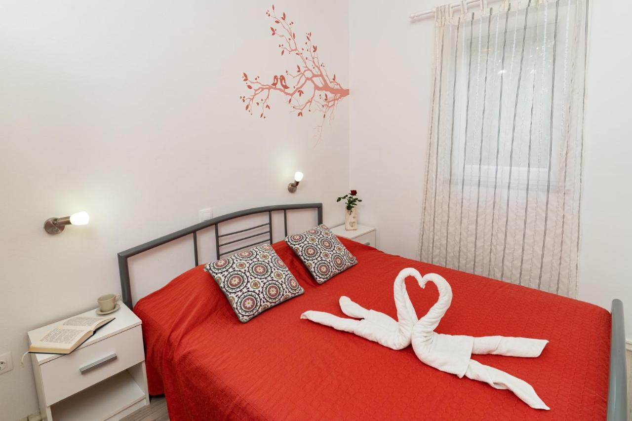 Holiday Home Kerniat Pula Bagian luar foto