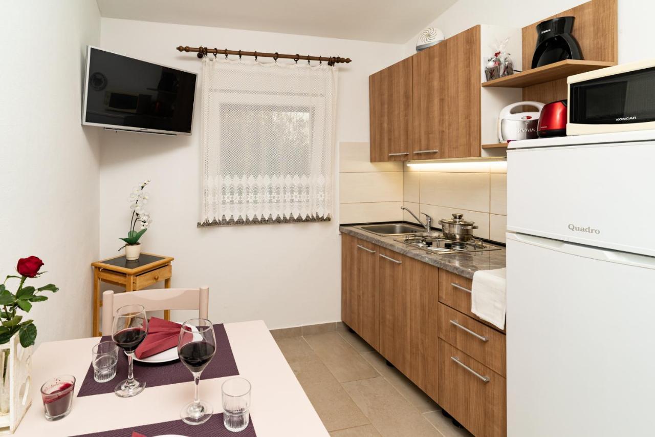 Holiday Home Kerniat Pula Bagian luar foto
