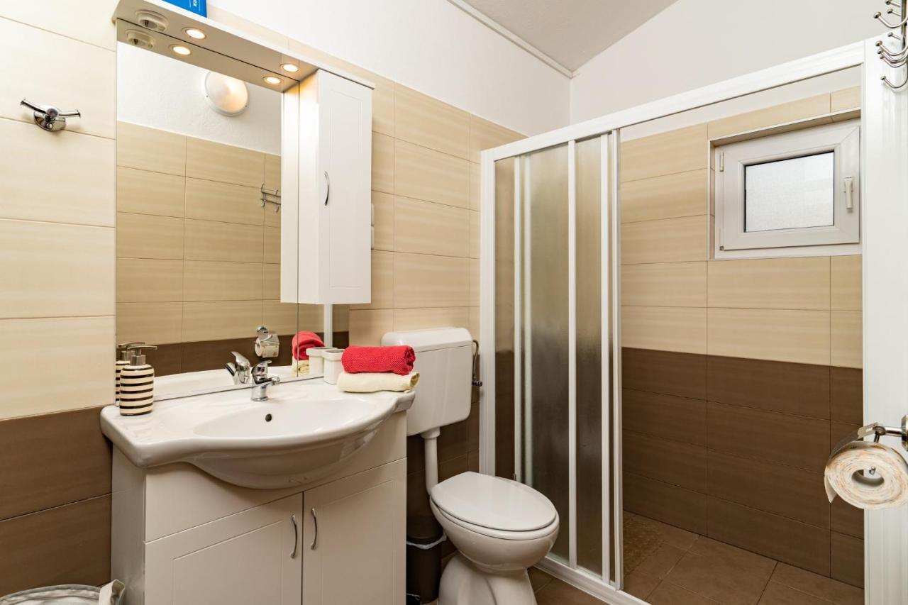 Holiday Home Kerniat Pula Bagian luar foto