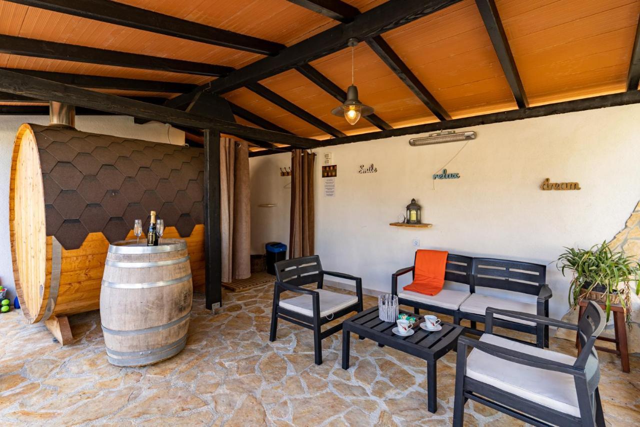 Holiday Home Kerniat Pula Bagian luar foto