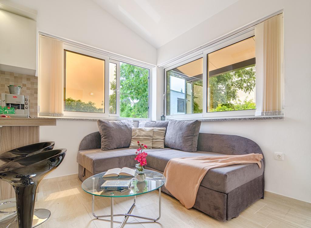 Holiday Home Kerniat Pula Bagian luar foto